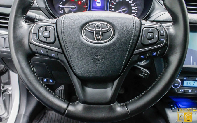 Toyota Avensis cena 77777 przebieg: 28900, rok produkcji 2016 z Stryków małe 562